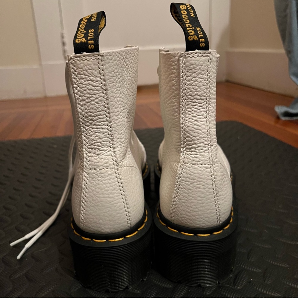NWOB Dr. Martens Sinclair White Milled Nappa leather platform boots - Picture 3 of 8